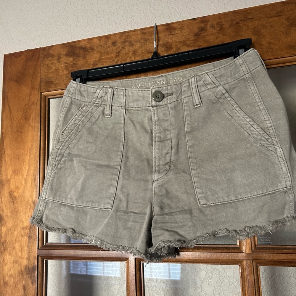 American Eagle Outfitters Olive Cargo Shorts Lightweight Casual